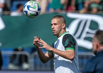 Slimani - Coritiba