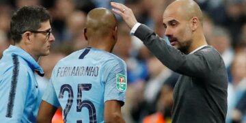 Fernandinho e Pep Guardiola
