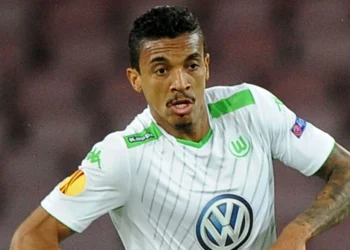 Luiz Gustavo - Wolfsbug