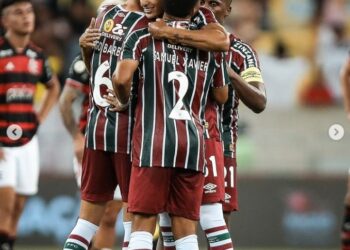Flu garante vitória no clássico