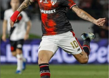 Luciano abre o placar em noite de domínio São-Paulino. Imagem: saopaulofc