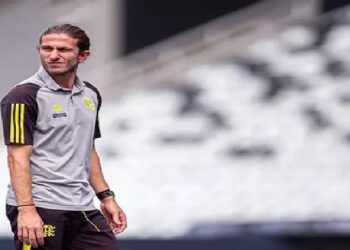 Superando a Pressão, Filipe Luís e o Desafio dos Resultados Imediatos no Flamengo.